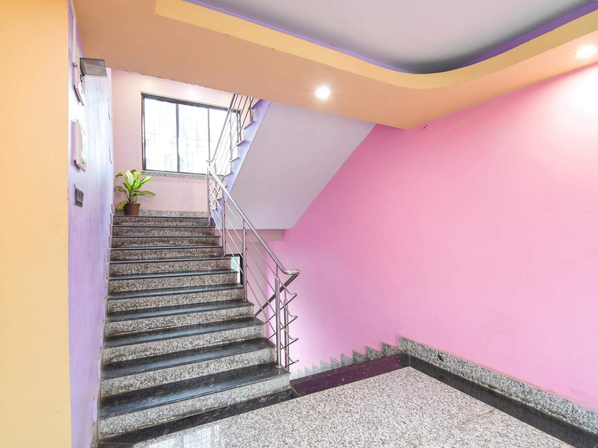 Oyo Flagship Hotel Red Velvet Hugli-Chinsurah Buitenkant foto
