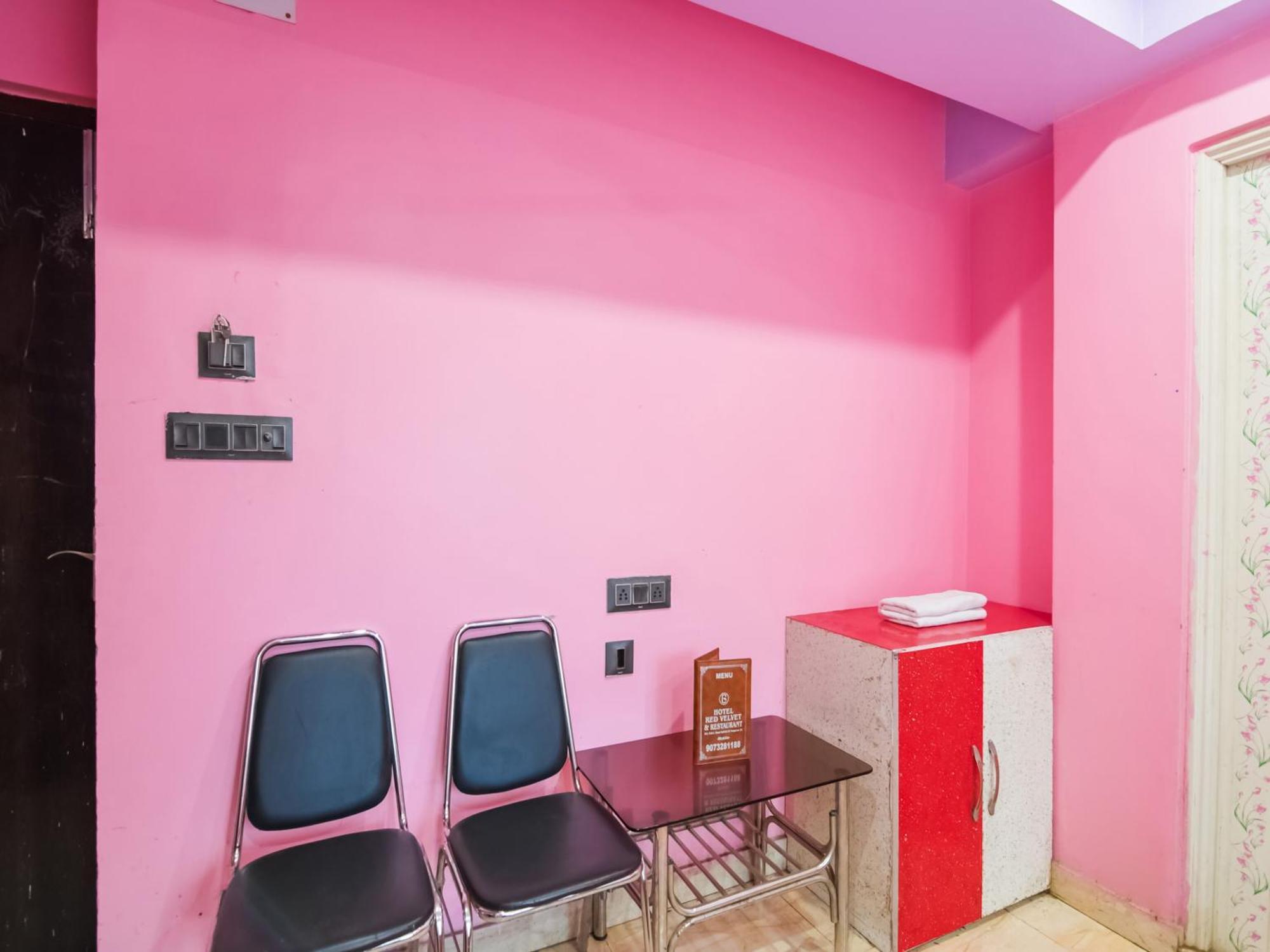 Oyo Flagship Hotel Red Velvet Hugli-Chinsurah Buitenkant foto