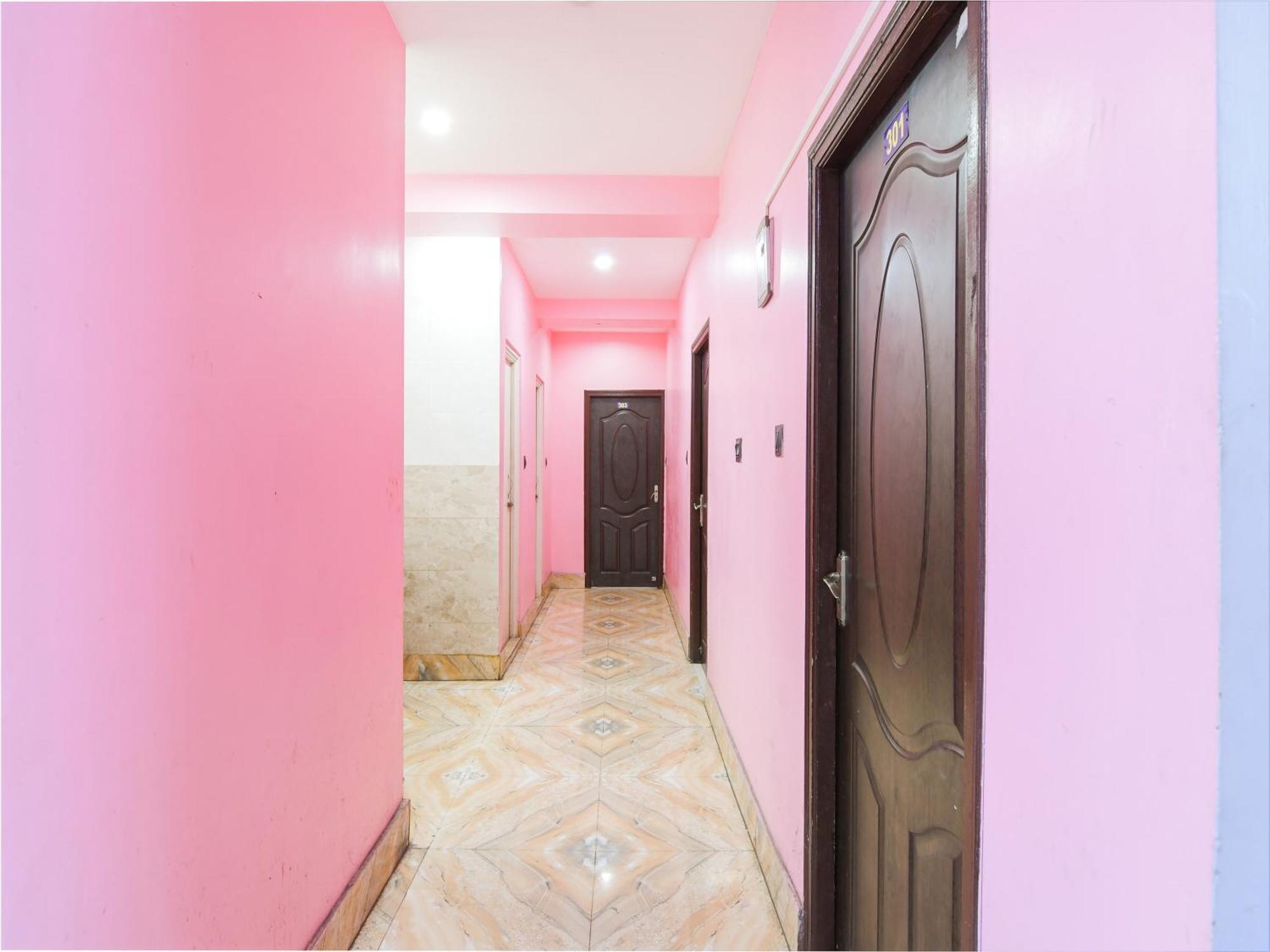 Oyo Flagship Hotel Red Velvet Hugli-Chinsurah Buitenkant foto