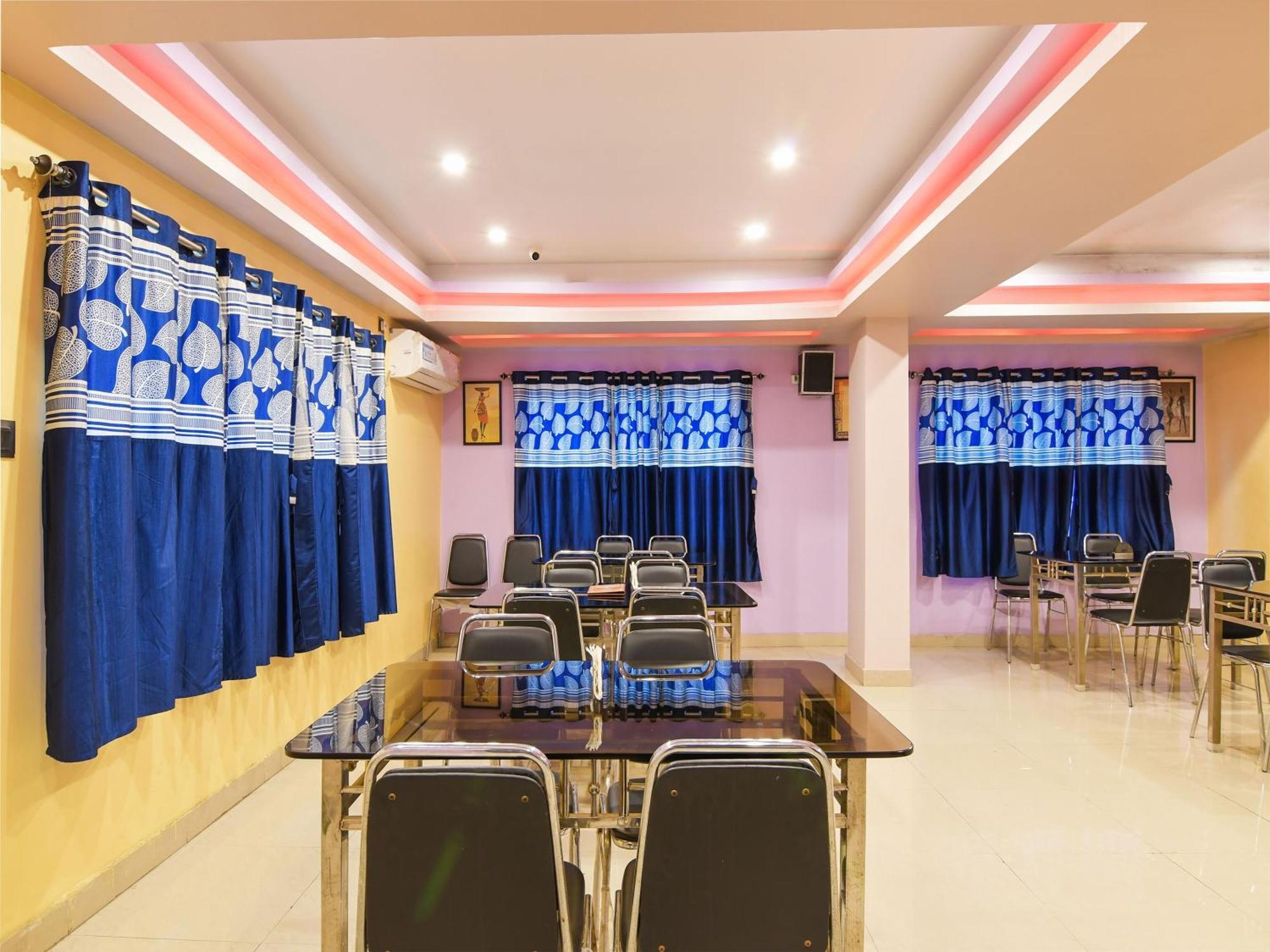 Oyo Flagship Hotel Red Velvet Hugli-Chinsurah Buitenkant foto