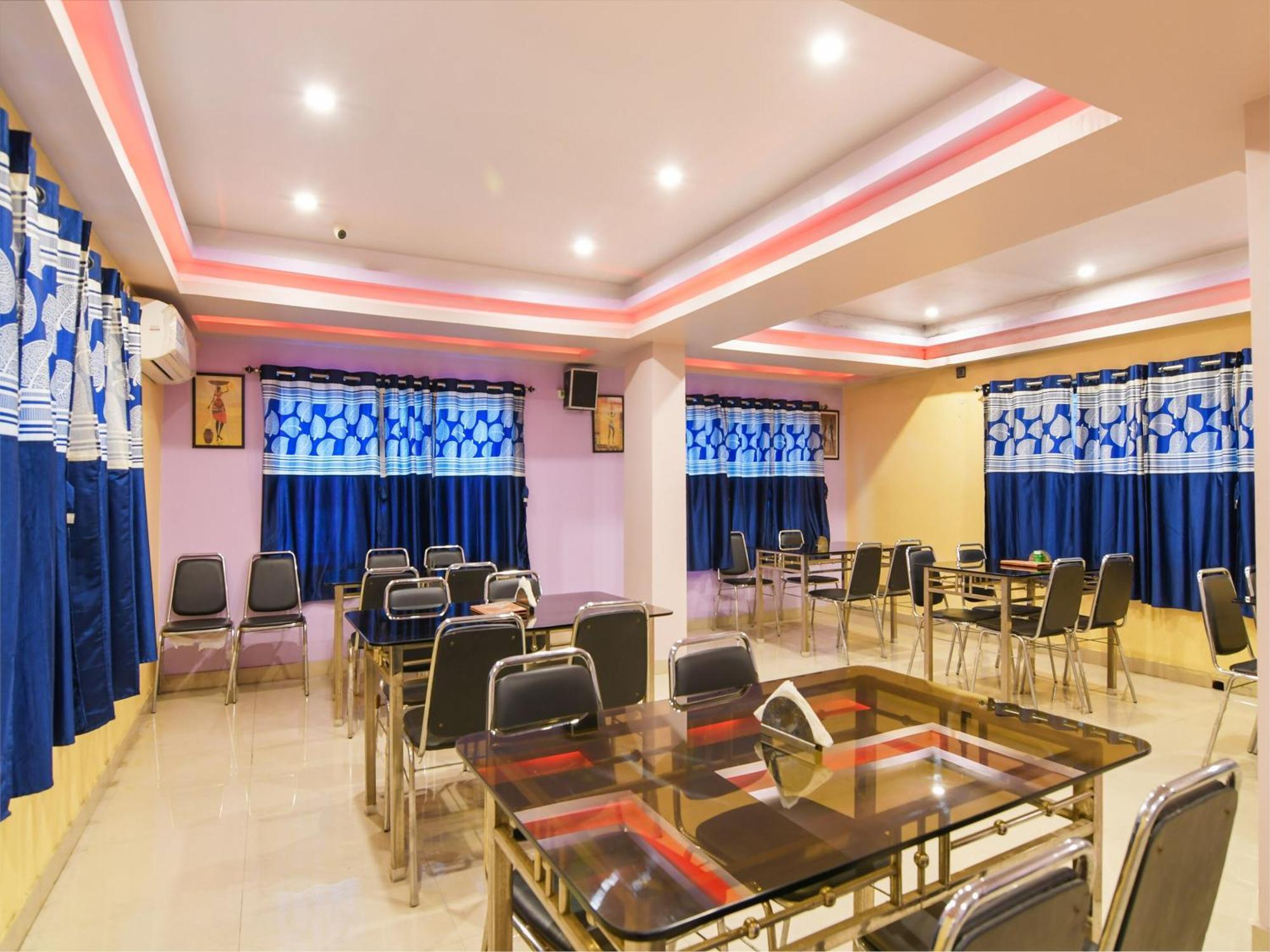 Oyo Flagship Hotel Red Velvet Hugli-Chinsurah Buitenkant foto